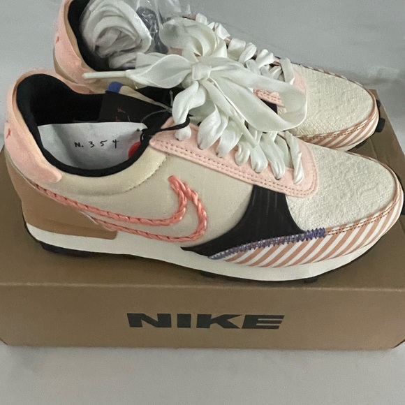 Nike N. 354 Daybreak-Type Apricot Agate Sneaker W 7.5 - Picture 10 of 15